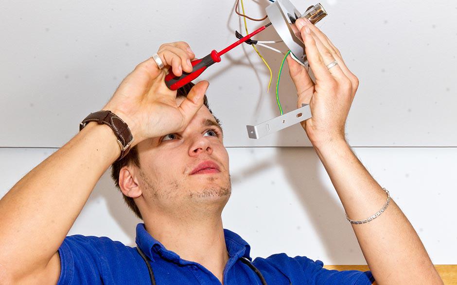 travail électricien Paris